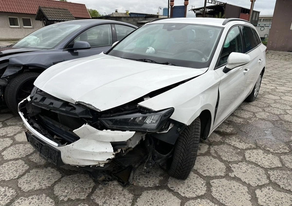 Seat Leon cena 26700 przebieg: 140000, rok produkcji 2020 z Nysa małe 137